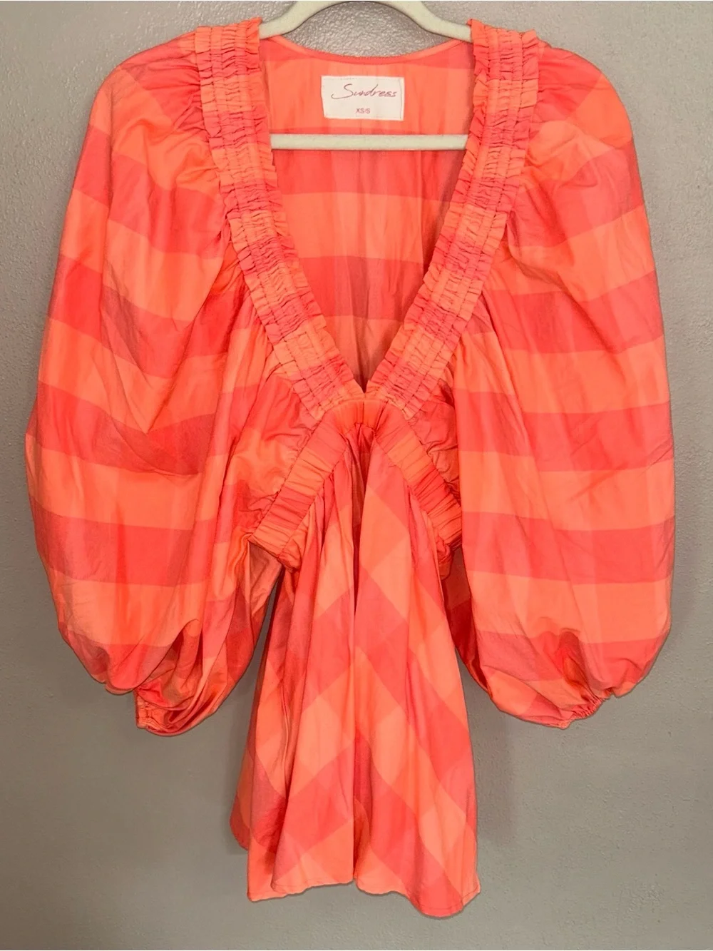revolve SUNDRESS Vibrant Pink & Orange Puffy Sleeve romper - Picture 3 of 5